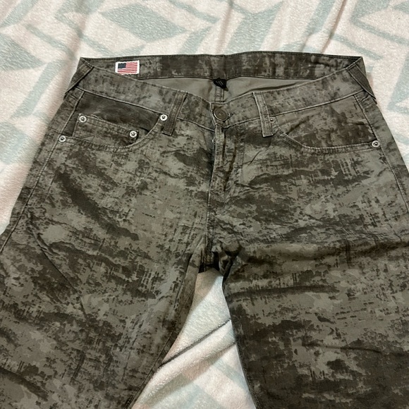 True Religion Camo 100% Cotton thin denim. Sz30 - Picture 1 of 6